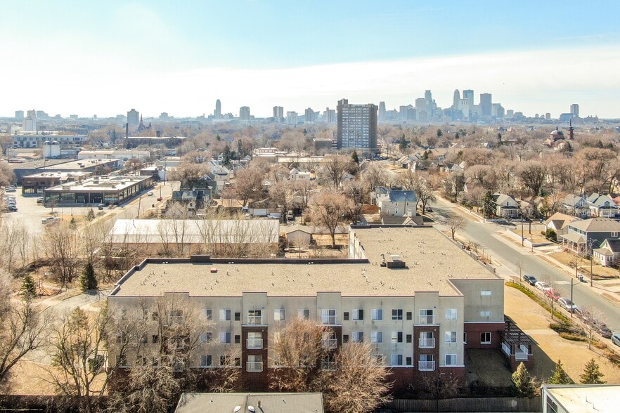 More Photos Of 2101 Washington St NE, Minneapolis Apartments For Sale