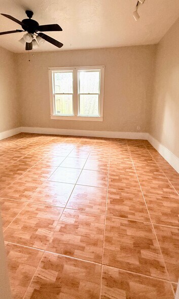 More Photos Of 808 NW 23rd Ave, Gainesville Office For Lease
