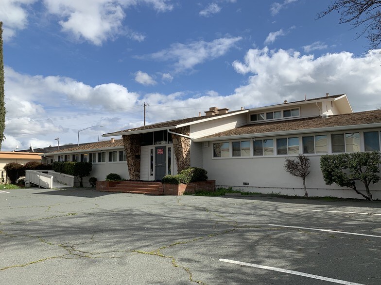 More Photos Of 2820 Broadmoor Ave, Concord Freestanding For Lease