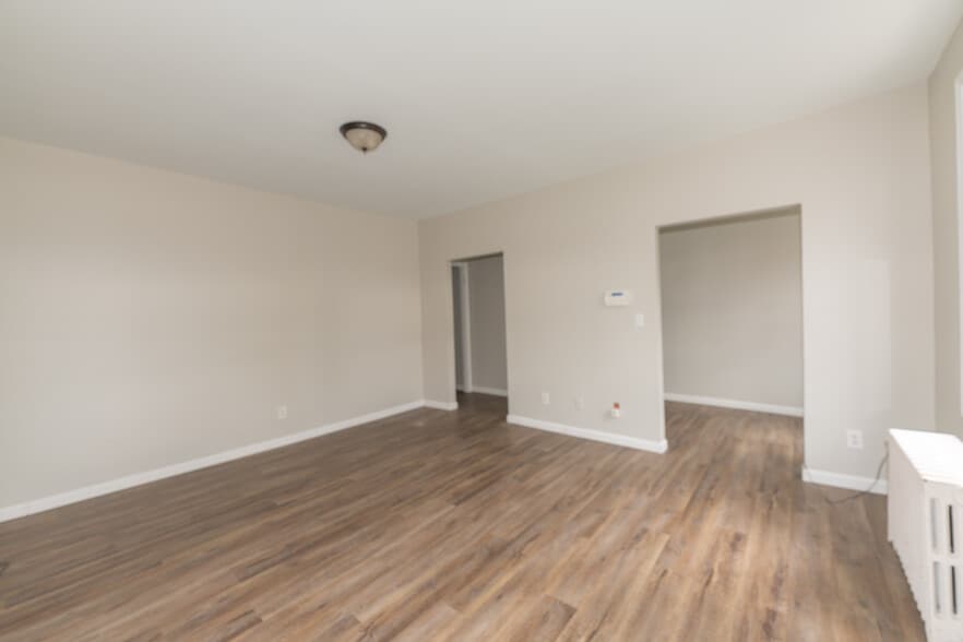More Photos Of 117 N Lake Ave, Albany Storefront Retail Residential For Sale
