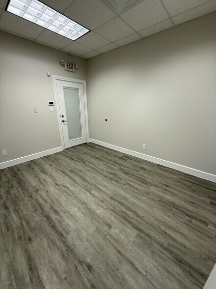 More Photos Of 7115 FM 2920, Spring Unknown For Lease