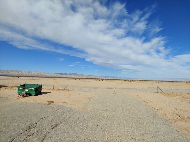 More Photos Of 6001 Curtis Pl, California City Warehouse For Sale