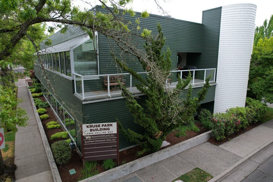 More Photos Of 3990 Collins Way, Lake Oswego Office For Sale