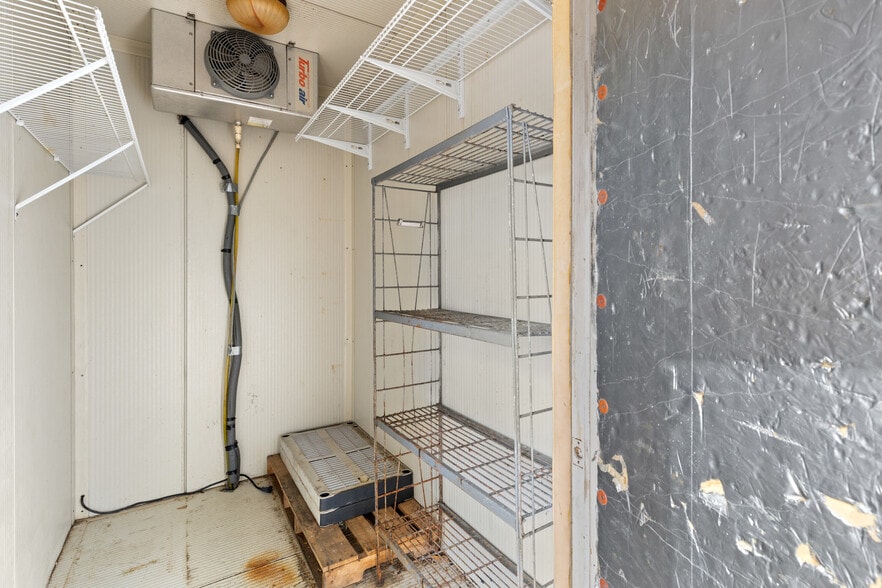 More Photos Of 2109 Pennsylvania Ave, Weirton Restaurant For Sale