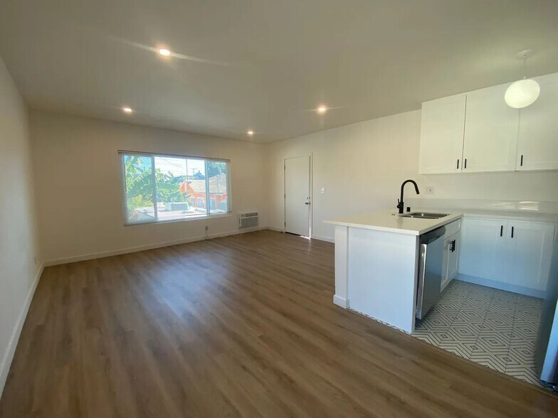 More Photos Of 5115 Clinton St, Los Angeles Apartments For Sale