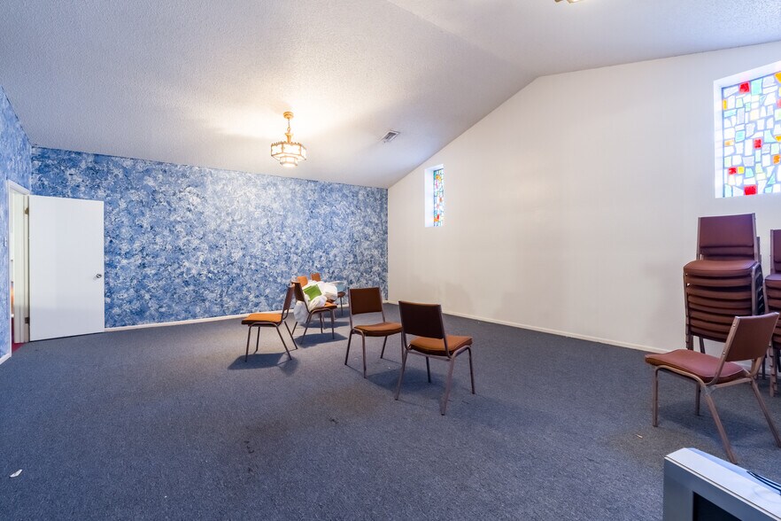 More Photos Of 1809 34th St, Lubbock Religious Facility For Sale