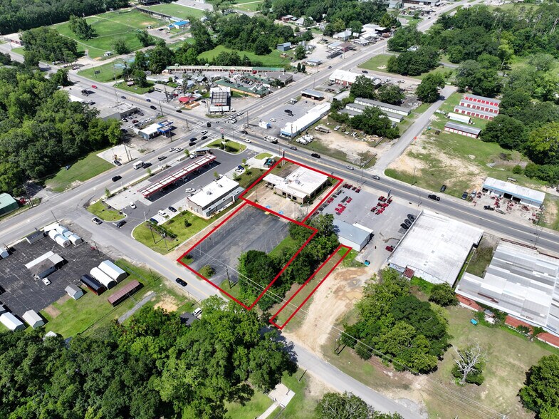 More Photos Of 406 S Waukesha St, Bonifay Office For Sale