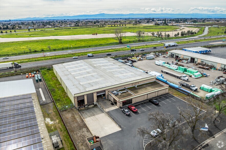 More Photos Of 1246 Vanderbilt Cir, Manteca Warehouse For Sale