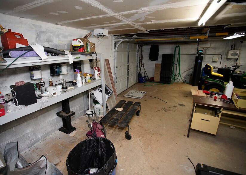 More Photos Of 9947 Brooklyn Rd, Brooklyn Freestanding For Sale