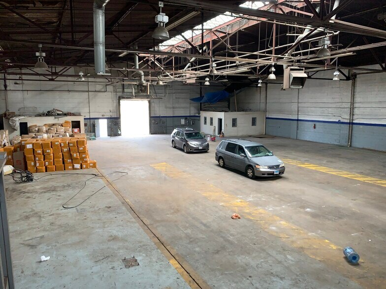More Photos Of 2956 W 38th St, Chicago Manufacturing For Sale