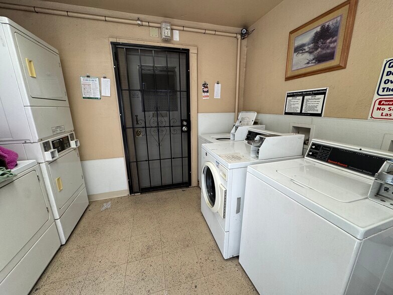 More Photos Of 1501 S Woodland St, Tucson Apartments For Sale