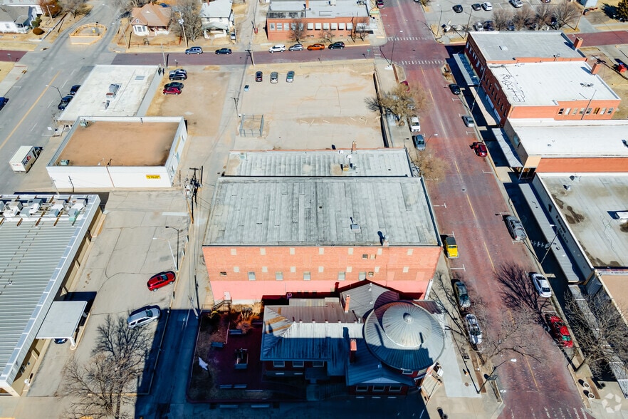 More Photos Of 705-709 N 2nd Ave, Dodge City Loft Creative Space For Lease