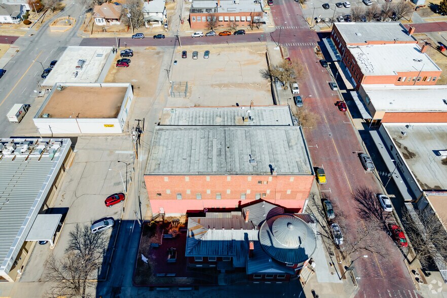 More Photos Of 705 N 2nd Ave, Dodge City Loft Creative Space For Sale