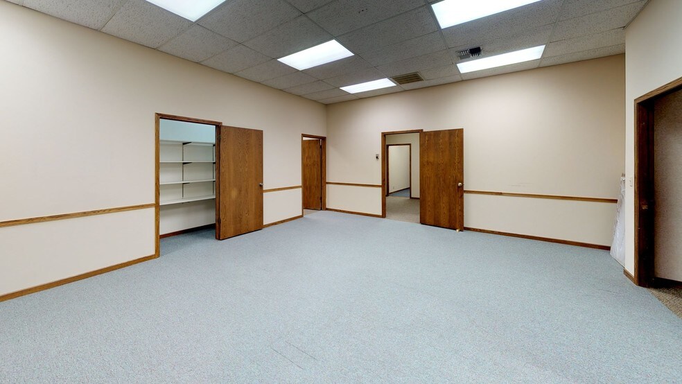 More Photos Of 1919 N Amidon St, Wichita Office For Lease