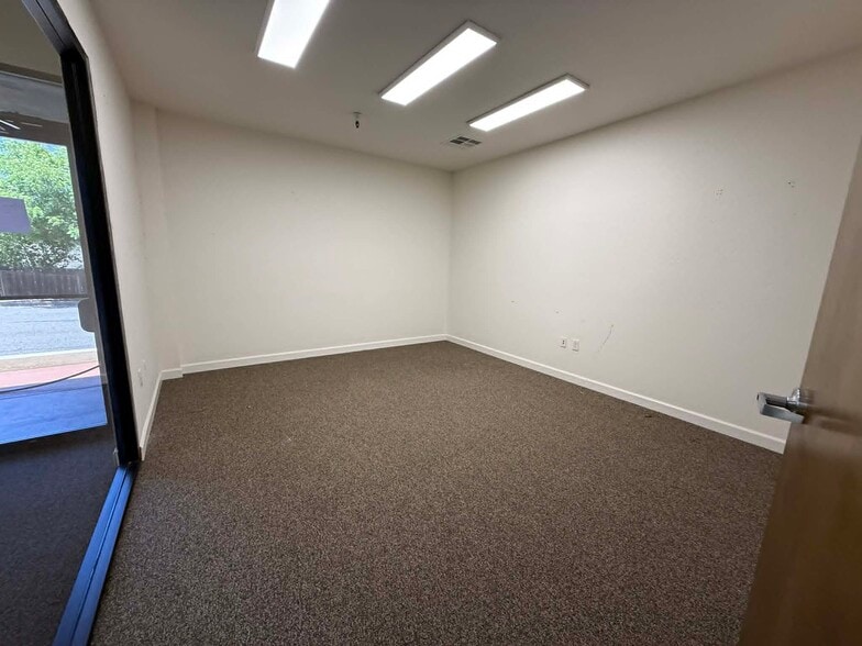 More Photos Of 5729 Sonoma Dr, Pleasanton Warehouse For Lease