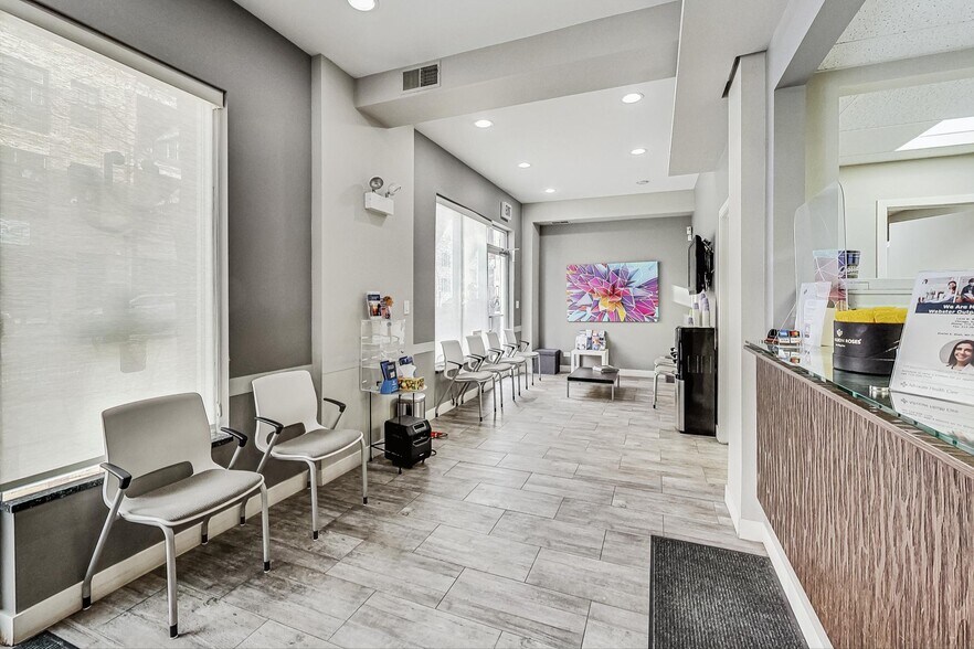 More Photos Of 2623 N Halsted St, Chicago Medical For Lease