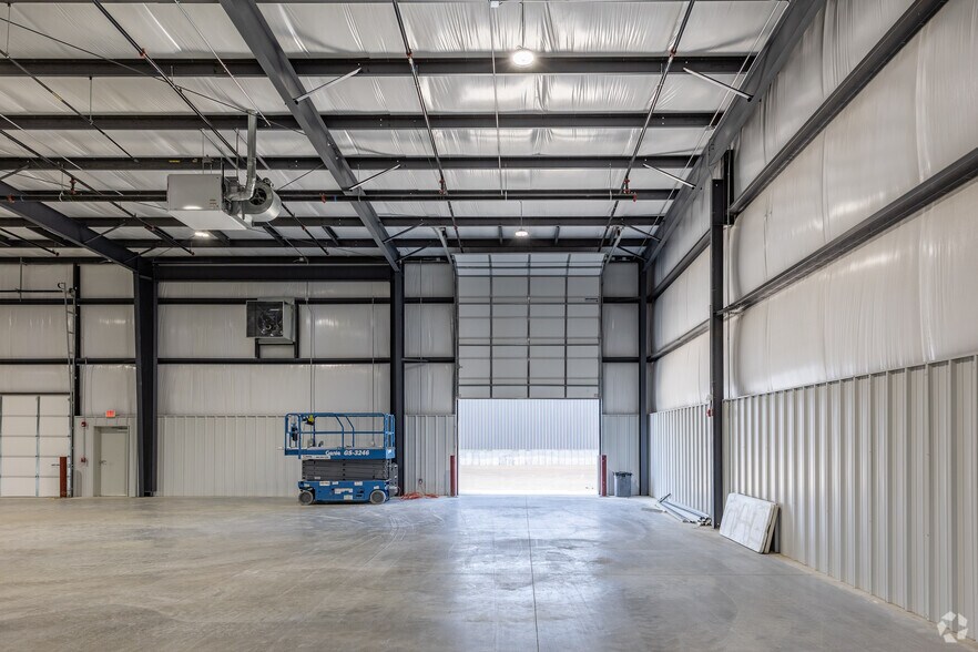 More Photos Of 815 Aviation Ln, Gallatin Unknown For Lease