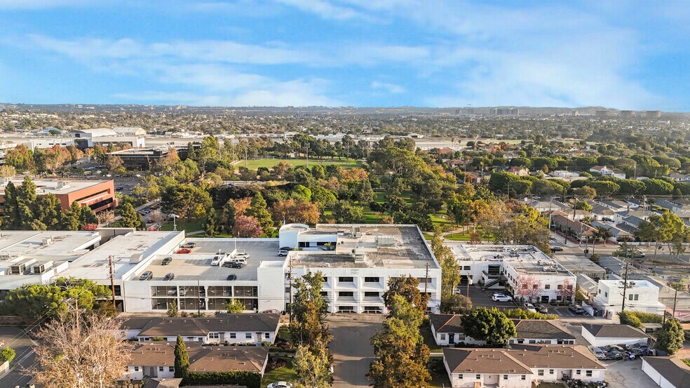 More Photos Of 2626 26th St, Santa Monica Apartments For Sale