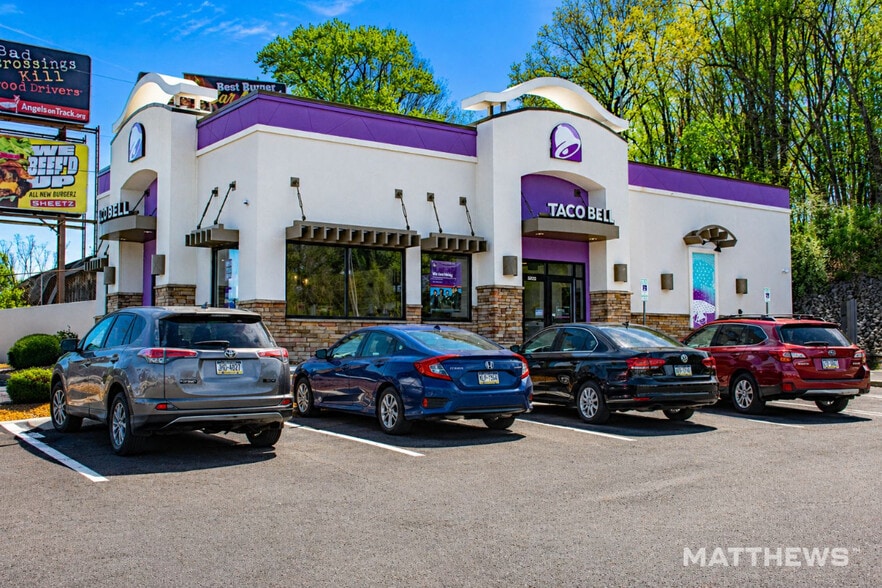 Primary Photo Of 15924 State Route 170, East Liverpool Fast Food For Sale