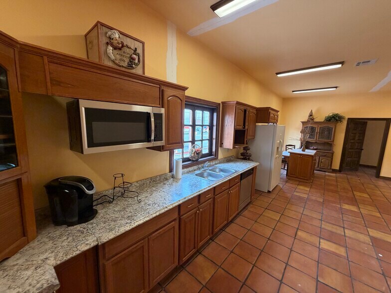 More Photos Of 3701 McNutt Rd, Sunland Park Office For Lease