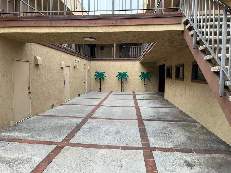 More Photos Of 5241 E 2nd St, Long Beach Medical For Lease
