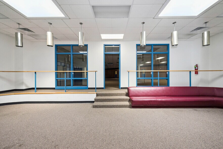 More Photos Of 3300 Henry Ave, Philadelphia Unknown For Lease