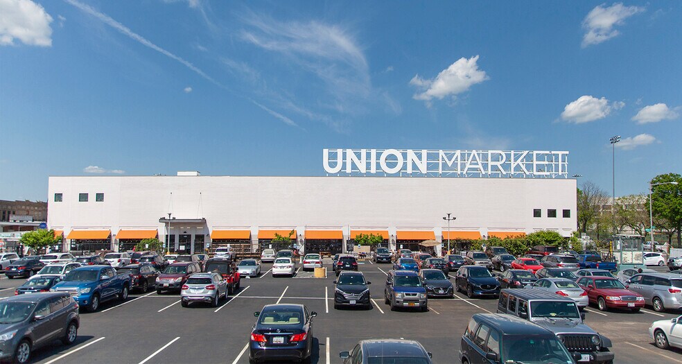 More Photos Of 1275 Union St NE, Washington Office For Lease