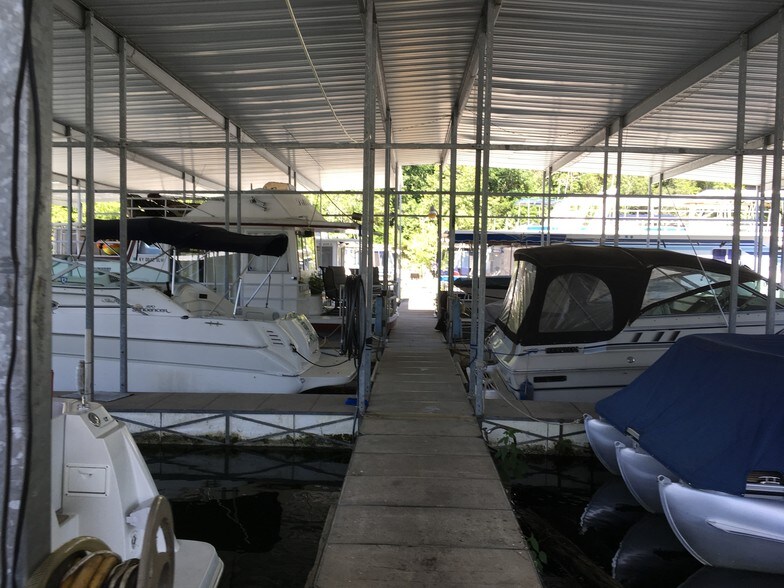 More Photos Of 136 S Homestead Ln, Lancaster Marina For Sale