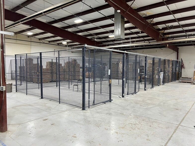 More Photos Of 1657 N State St, Lehi Manufacturing For Sale