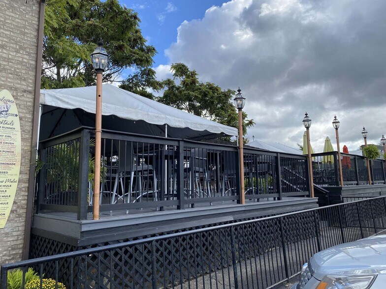 More Photos Of 1020 Washington Pike, Bridgeville Bar For Lease