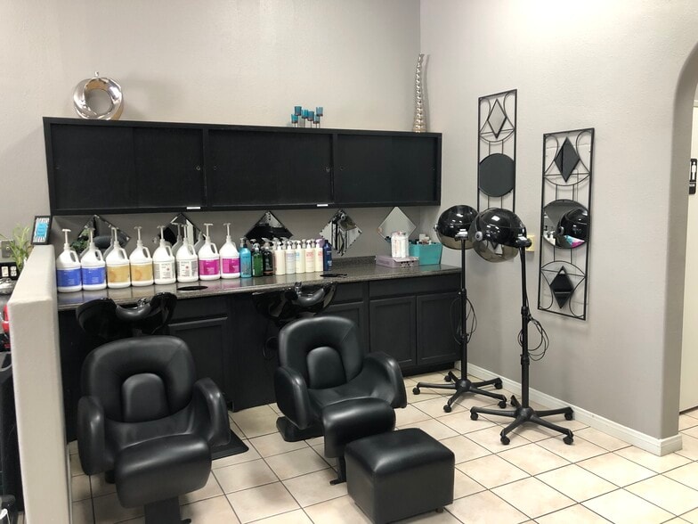 More Photos Of 2513 Tapo St, Simi Valley Unknown For Lease