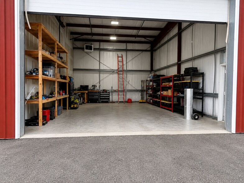 More Photos Of 1 Sinco Pl, East Hampton Self Storage For Lease