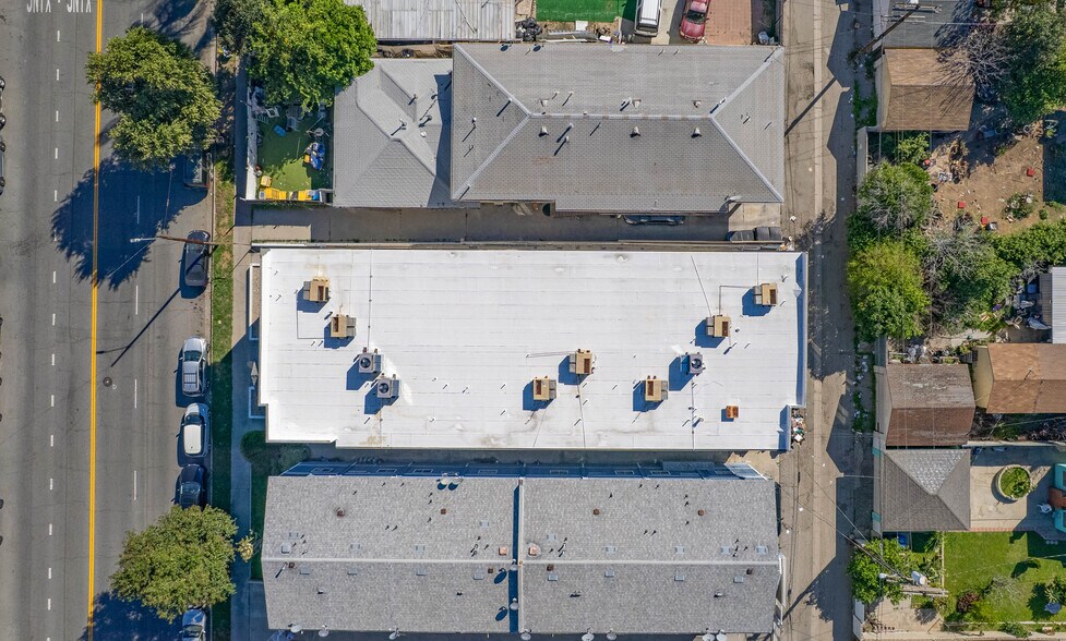 More Photos Of 7437 Haskell Ave, Van Nuys Apartments For Sale