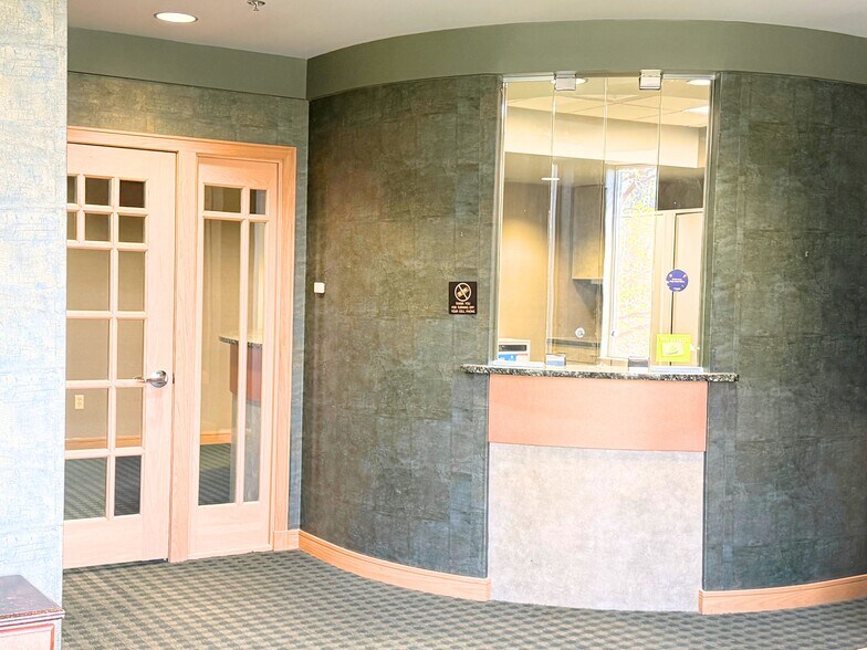 More Photos Of 3515 Coolidge Rd, East Lansing Medical For Lease