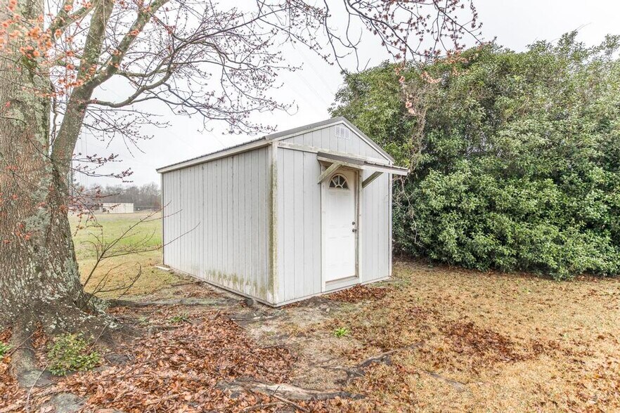 More Photos Of 231 Riverview, Oglethorpe Office For Sale