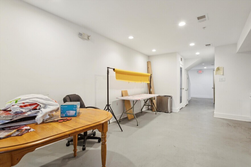 More Photos Of 631 N 12th St, Philadelphia Office Residential For Lease