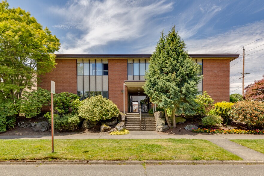 More Photos Of 3202 Rockefeller Ave, Everett Apartments For Sale