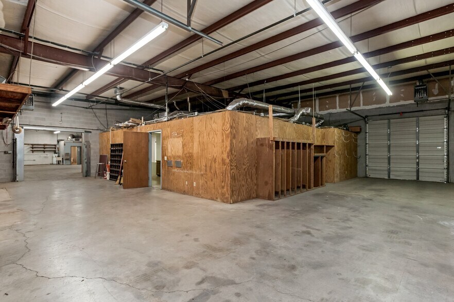 More Photos Of 1024-1026 3rd Ave S, Nashville Warehouse For Sale