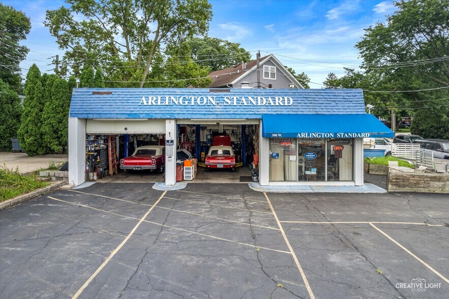 More Photos Of 300 W Northwest Hwy, Arlington Heights General Retail For Sale