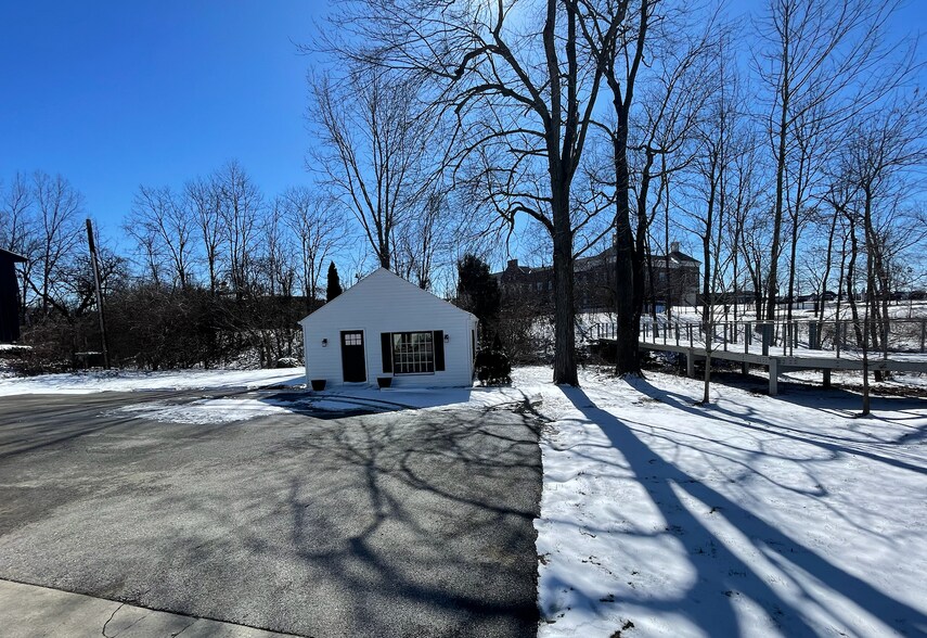 More Photos Of 153 E Dublin Granville Rd, New Albany Medical For Lease