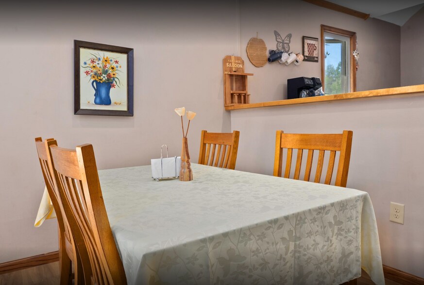 More Photos Of 6622 US-2 Hwy, Hurley Restaurant For Sale