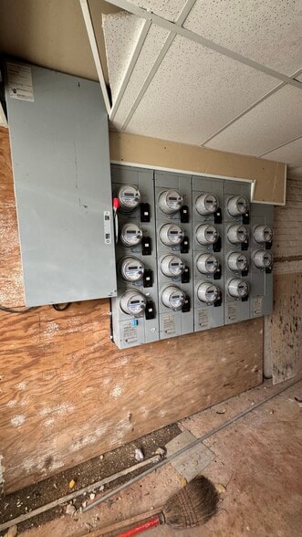 More Photos Of 1832 Willowhurst Rd, Cleveland Apartments For Sale