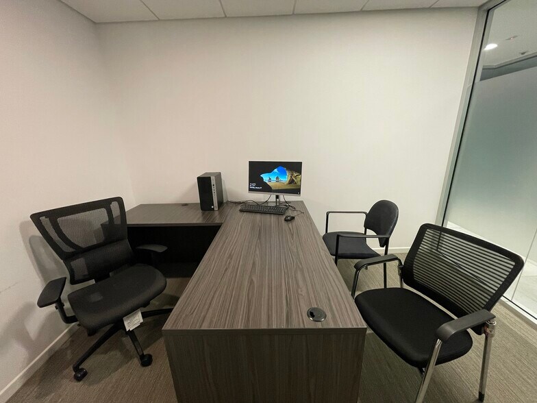 More Photos Of 60 Cutter Mill Rd, Great Neck Office For Lease