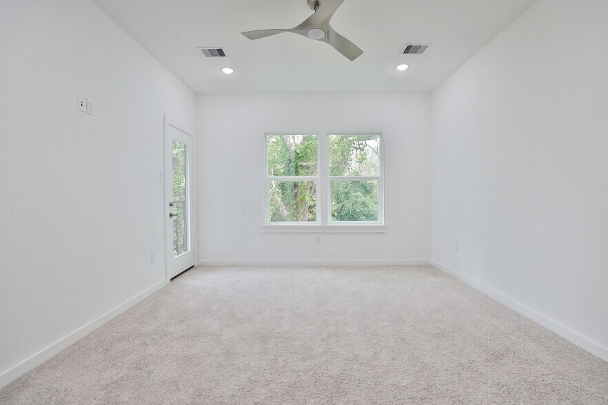 More Photos Of 9339 Lavender St, Houston Apartments For Sale