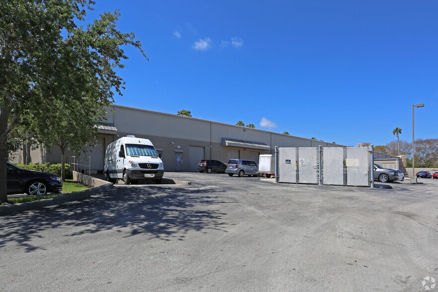 More Photos Of 3360 Enterprise Ave, Weston Unknown For Lease