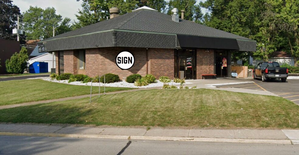 Primary Photo Of 1600 38th St, Rock Island Fast Food For Sale