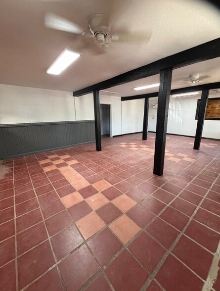 More Photos Of 2011 Mission Rd, San Antonio Restaurant For Lease