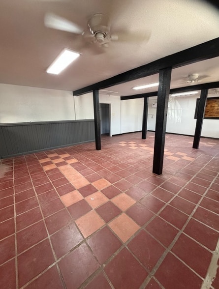 More Photos Of 2011 Mission Rd, San Antonio Restaurant For Lease