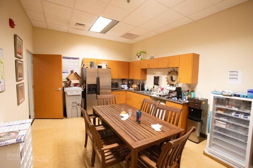 More Photos Of 2216 Buenaventura Blvd, Redding Medical For Sale