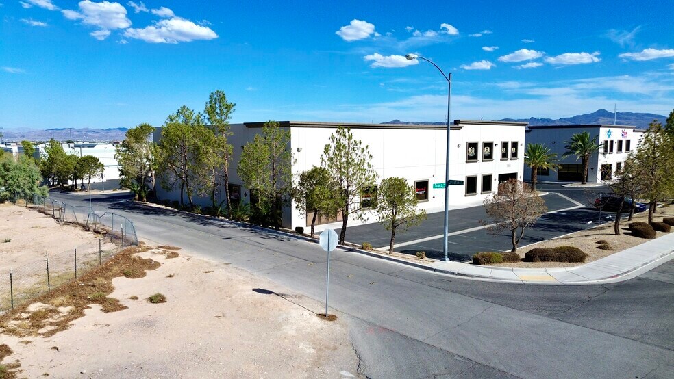 More Photos Of 5960 Topaz St, Las Vegas Light Distribution For Sale